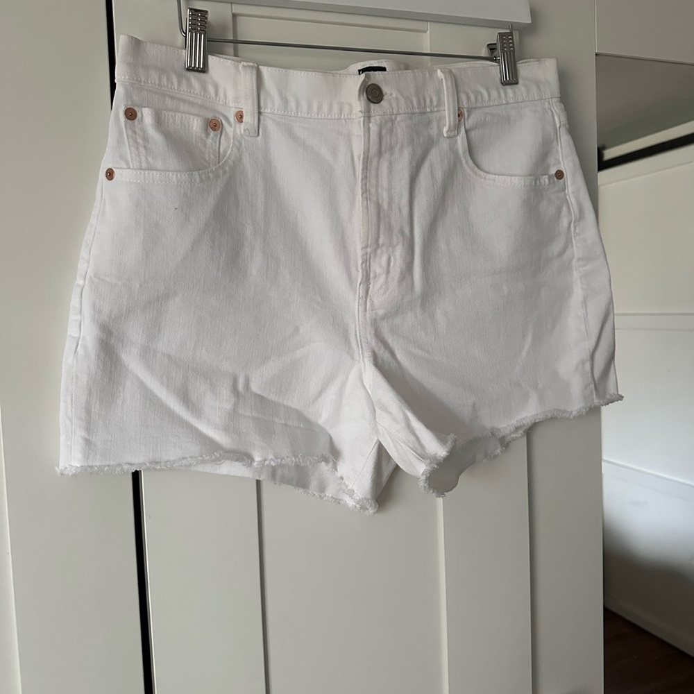 GAP White Denim Women's High Waisted Strigid Raw Hem Shorts 12/31